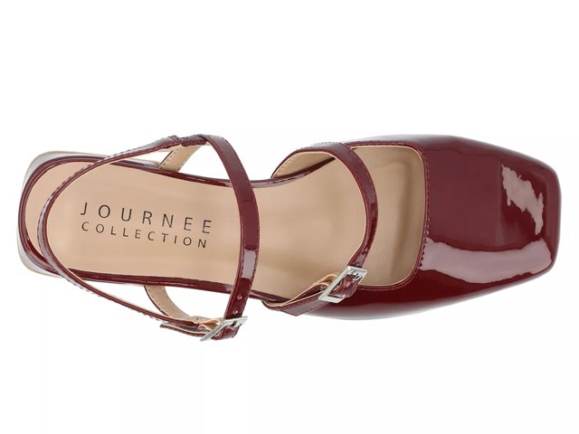 Journee Collection Gretchenn Flat