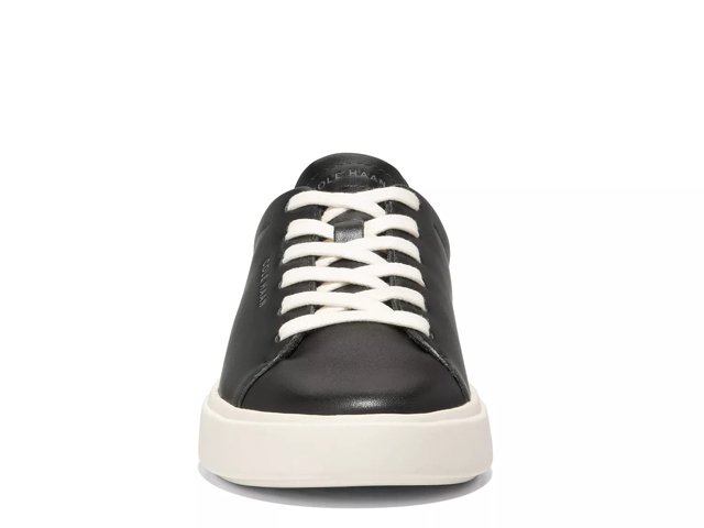 Grand Crosscourt Traveler Sneaker