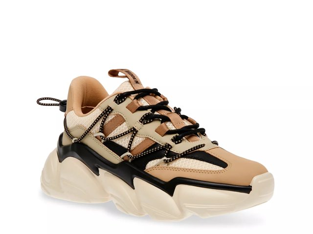 Steve Madden Spectator Bungee Jogger Sneaker