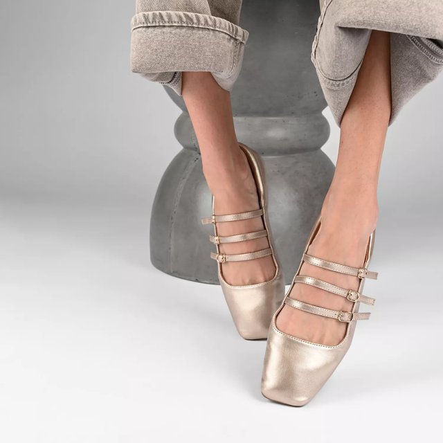 Journee Collection Darlin Flat - Free Shipping | DSW