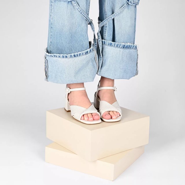 Journee Collection Zerlina Sandal