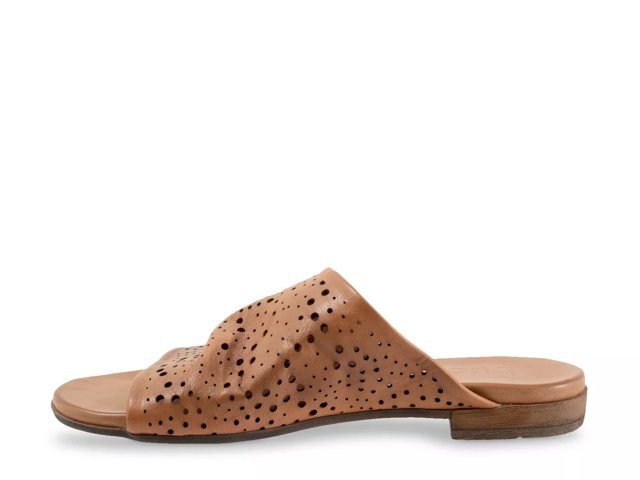 Bueno turner sales slide sandal