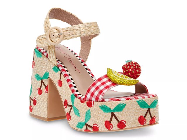 Betsey Johnson Cheyne 10 Women s Natural