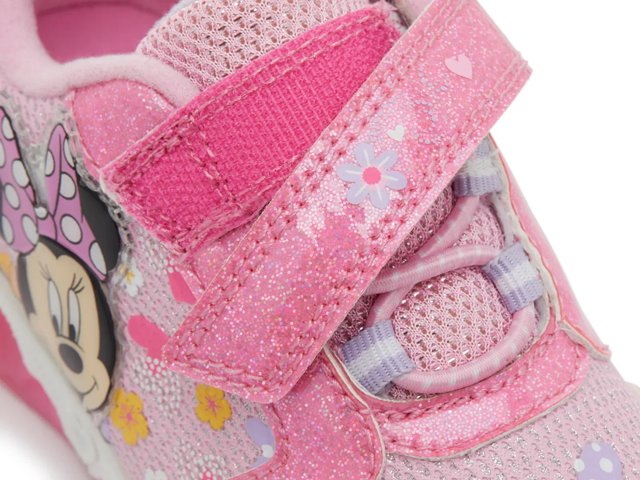 Minnie Mouse Minnie Light-Up Sneaker - Kids' - Free Shipping | DSW