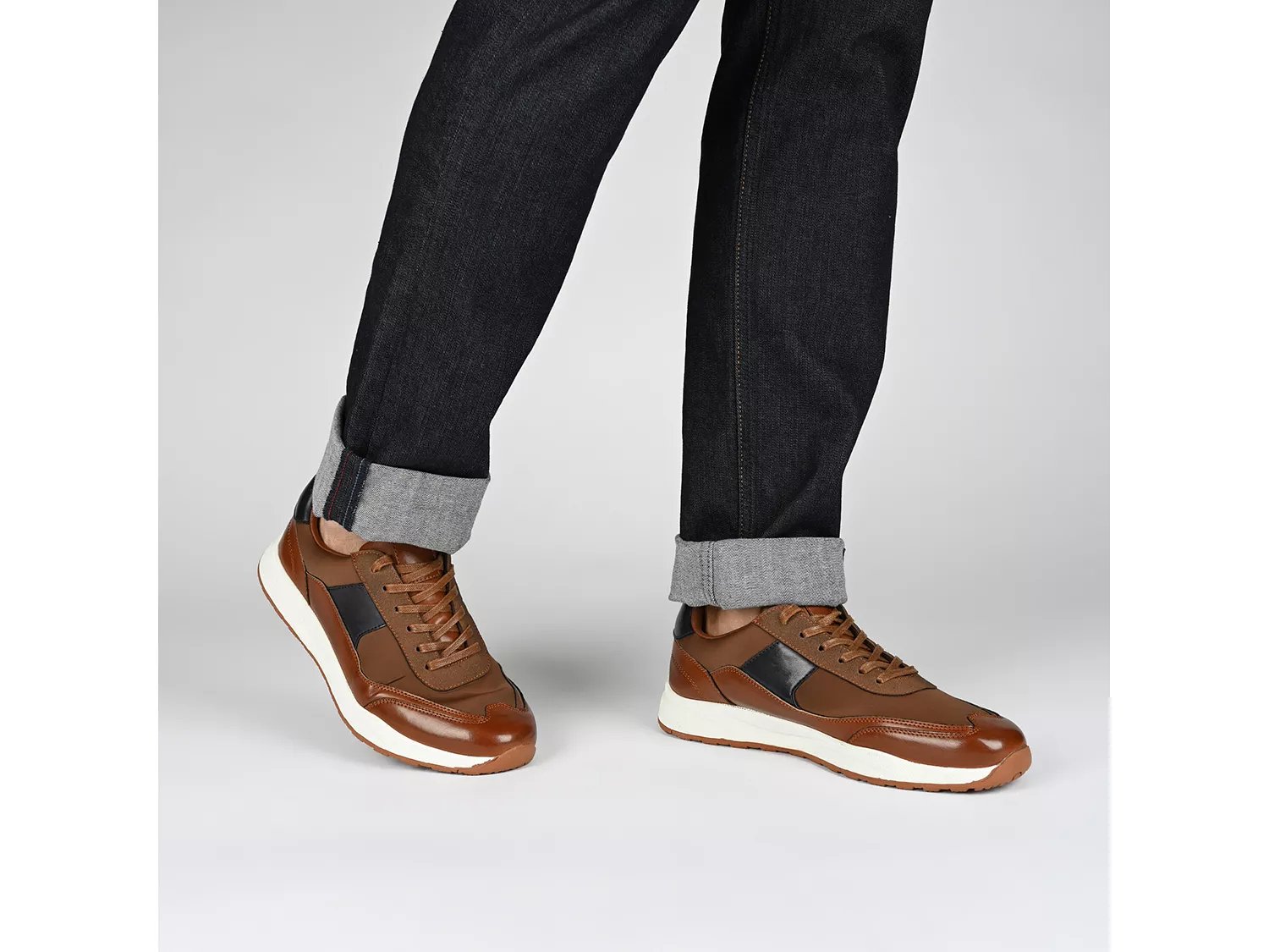 Thomas Sneaker