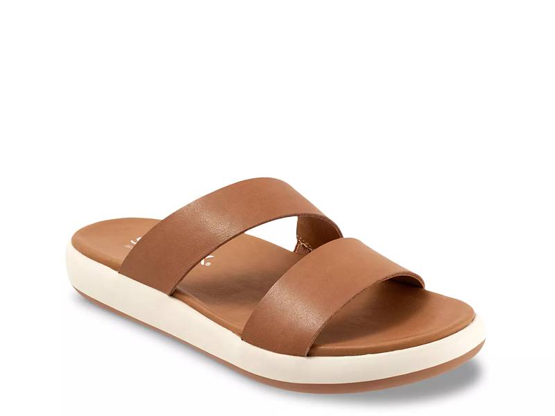 Jenna Sandal