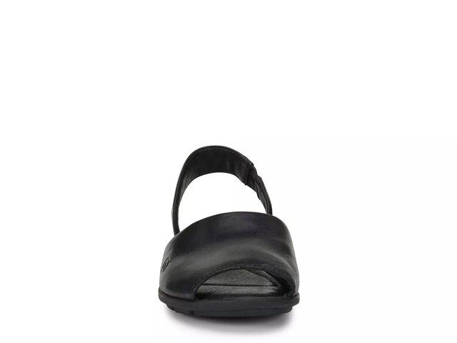 Born trang flat sandals online