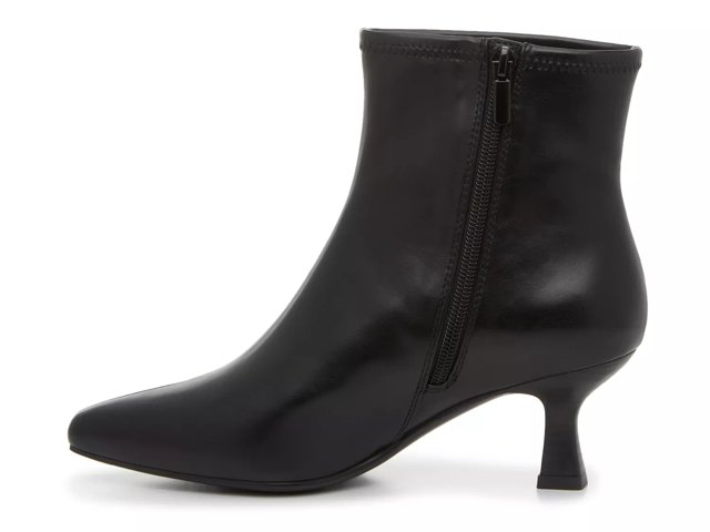 Nareen Bootie