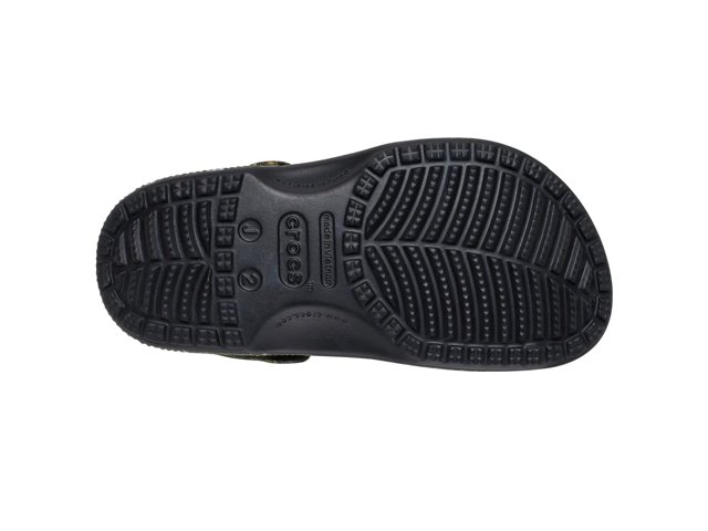 Crocs Realtree APX Classic Clog - Kids' - Free Shipping | DSW