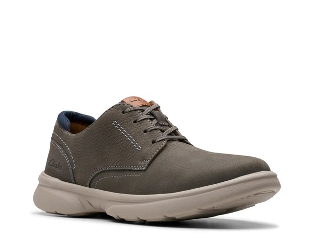 Clarks Bradley Plain Sneaker