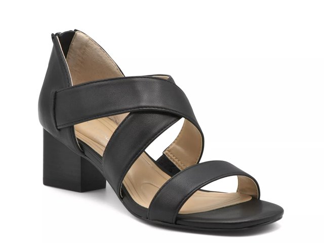 Attarintiki daredi sandals online hotsell