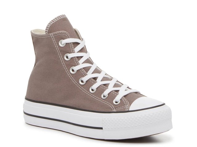 Chuck taylors dsw best sale