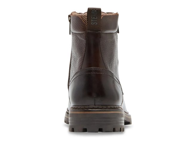 Saal Boot