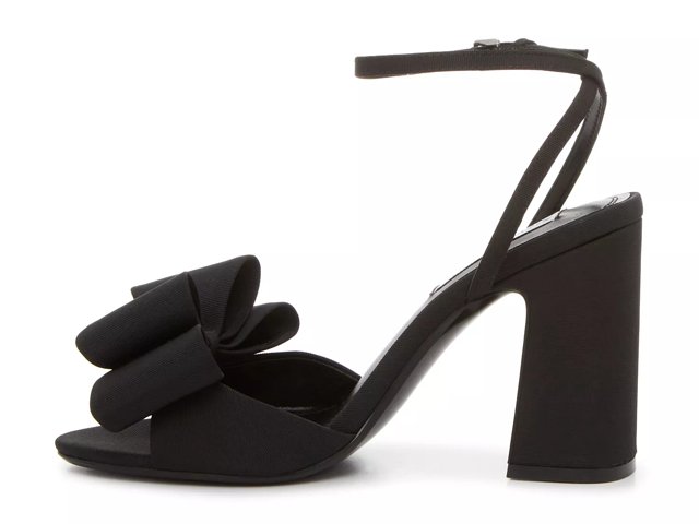 【Steve Madden】Stella Glow sandal ★関税・送料無料★ Steve Madden Effective Sandal - Free Shipping | DSW