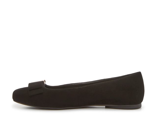 Vince Camuto Veriyla Flat