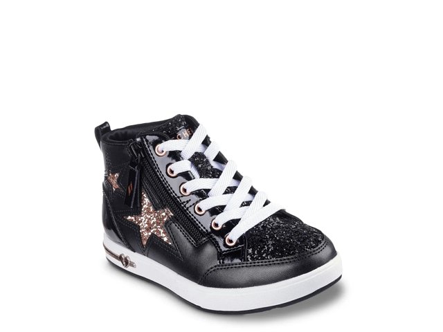 Skechers shoutouts top