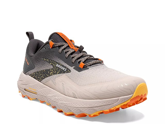 Cascadia trail running shoes top