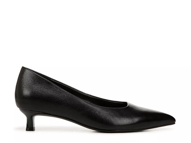Naturalizer spectator pumps store