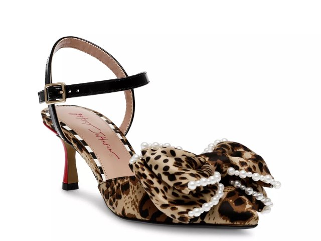 Betsey Johnson Felipe Pump