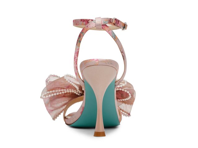 ★Betsey Johnson★K‐POPアイドル愛用★FAWN★サンダル Betsey Johnson Fawn Sandal - Free Shipping | DSW