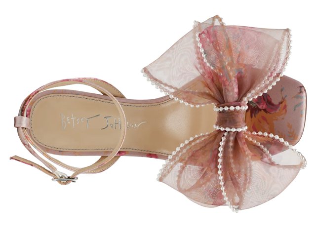 ★Betsey Johnson★K‐POPアイドル愛用★FAWN★サンダル Betsey Johnson Fawn Sandal - Free Shipping | DSW