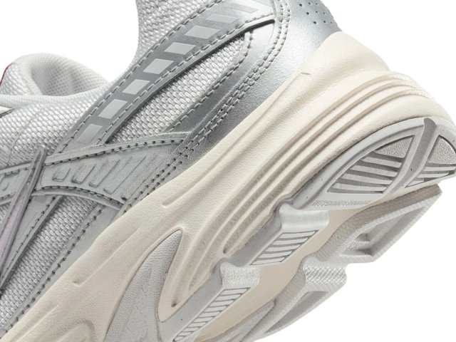 Nike Initiator Running Shoe - Women's - Free Shipping | DSW