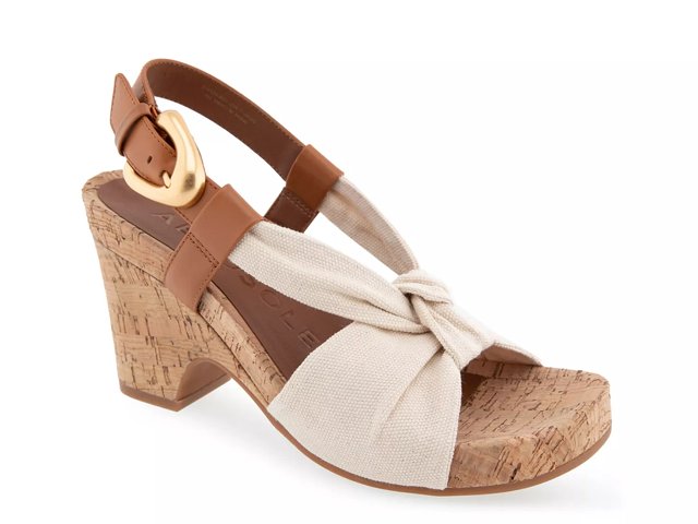 Miki Sandal