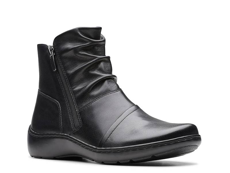 Clarks womens boots clearance best sale