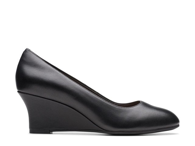 Clarks black patent wedges 2025