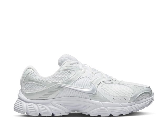 Nike V5 RNR Sneaker - Men's - Free Shipping | DSW