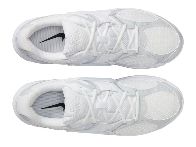 Nike V5 RNR Sneaker - Men's - Free Shipping | DSW