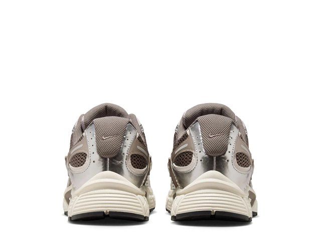 Nike V5 RNR Sneaker - Men's - Free Shipping | DSW