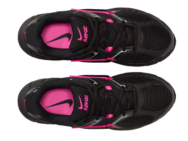 Nike V5 RNR Sneaker - Women's - Free Shipping | DSW