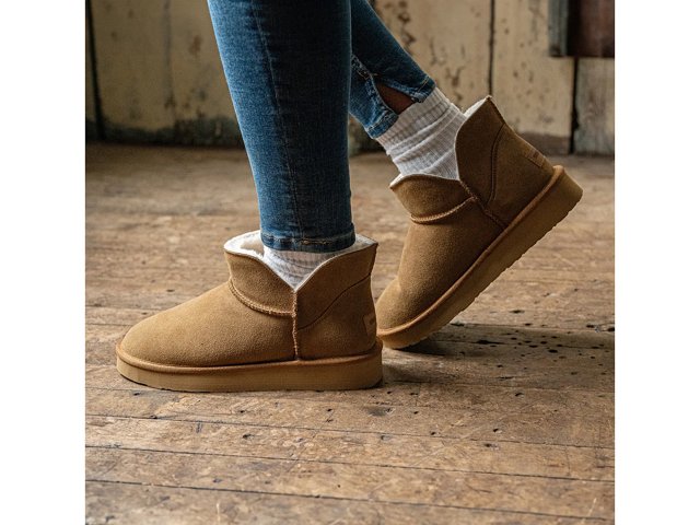Minnetonka shearling boots online
