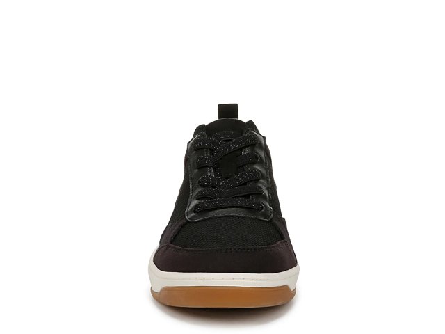 Dynamic Sneaker