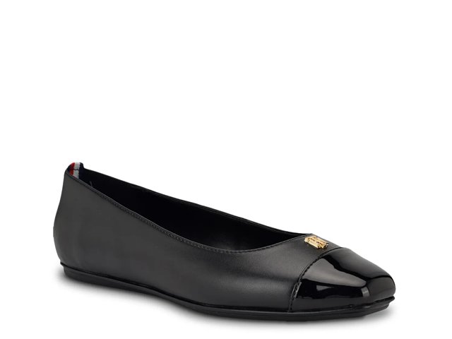 Tommy Hilfiger Bekim Flat - Free Shipping | DSW