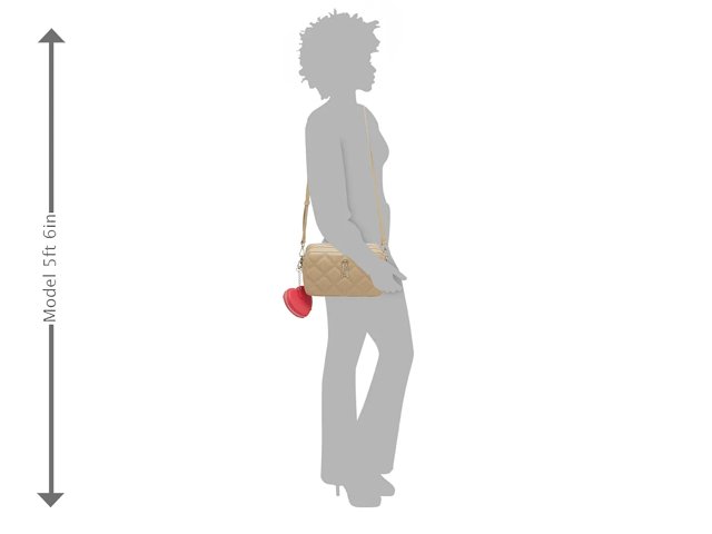 Steve Madden ☆ アリー ハート チャーム クロスボディバッグ Steve Madden Allie Heart Charm Crossbody Bag - Free Shipping