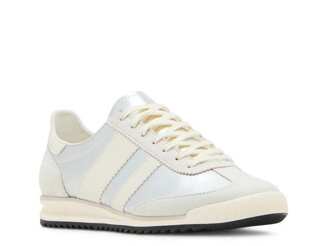 【Madden Girl】 Ccora スニーカー 在庫確認願います Amazon.com | Madden Girl Women's Ccora Sneaker, White, 7