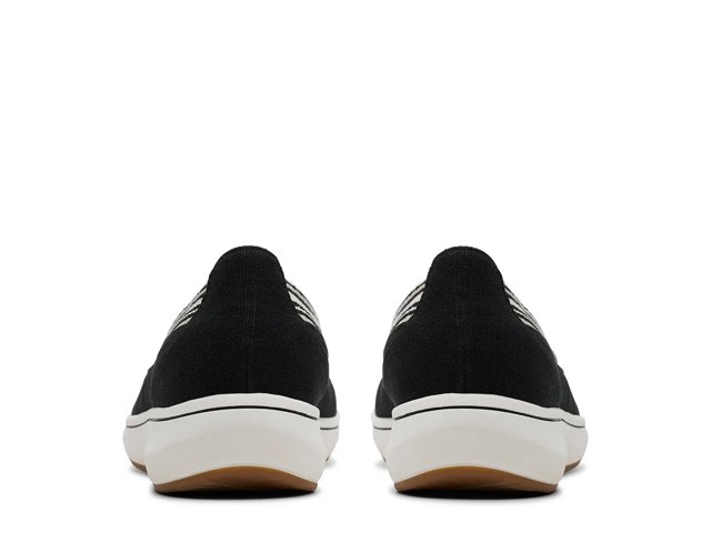 [DISCOVERY] Breeze Slip On ★大人気★ Women's Breeze Sea Sand Interest Cloudsteppers™ Flip Flops