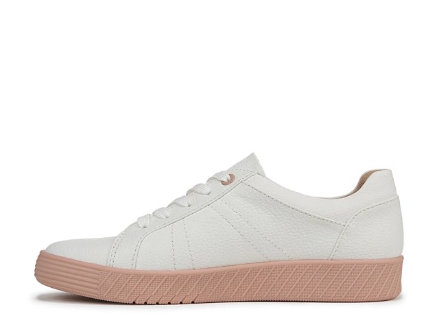 Neela Sneaker