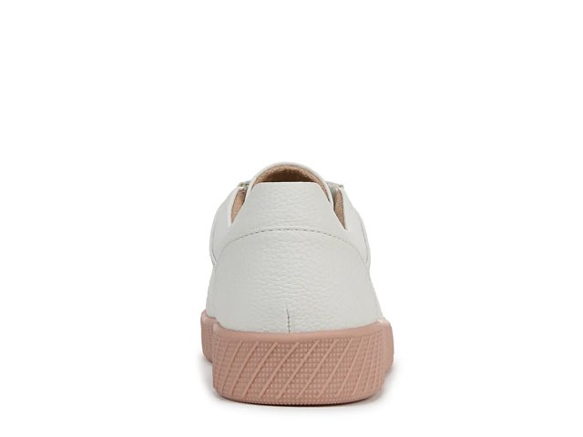 Neela Sneaker