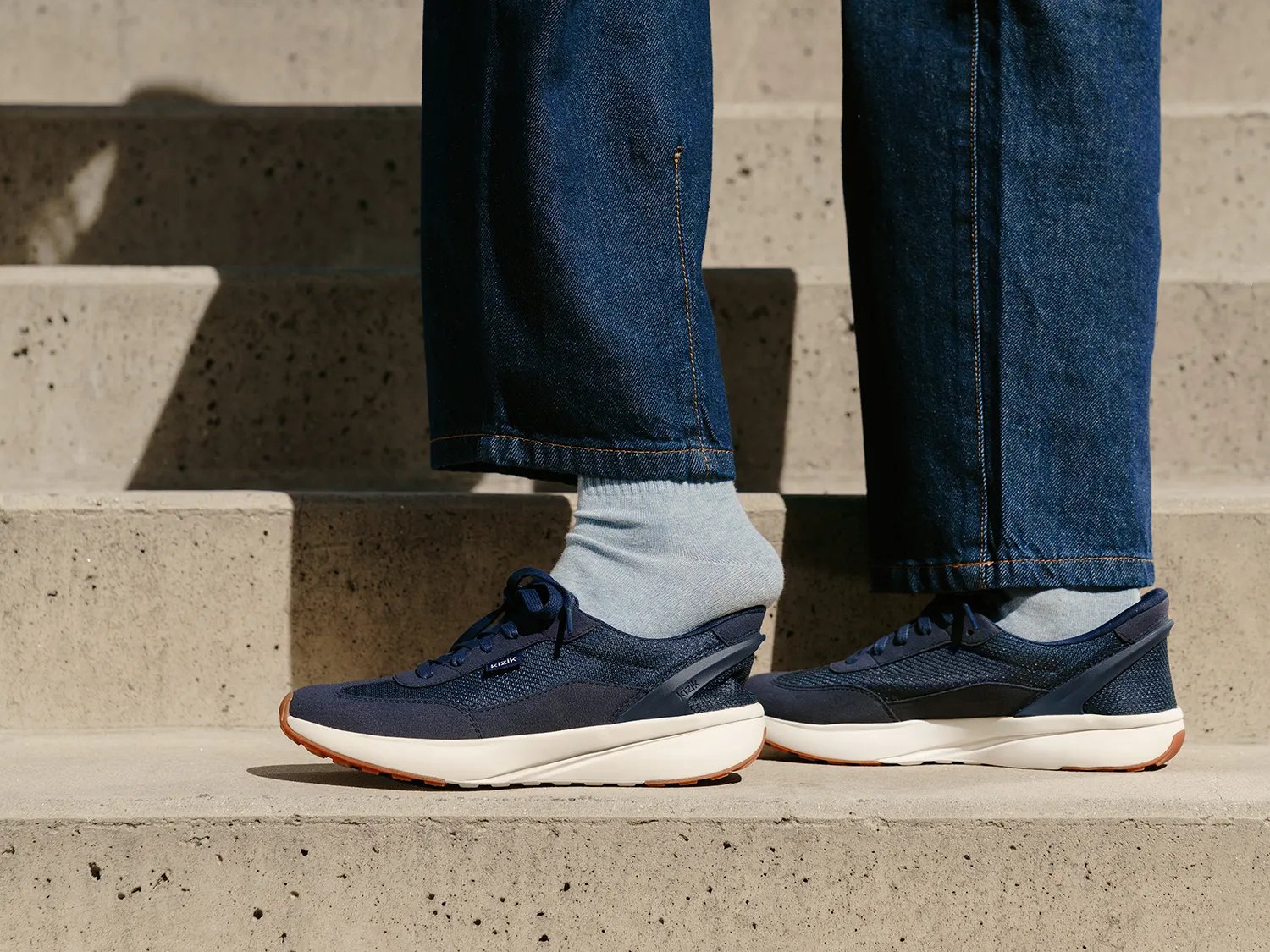 Charlotte Hands-Free Sneaker