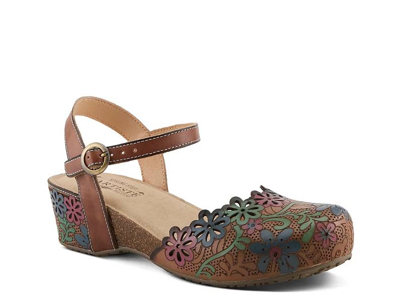 Aahna Wedge Clog