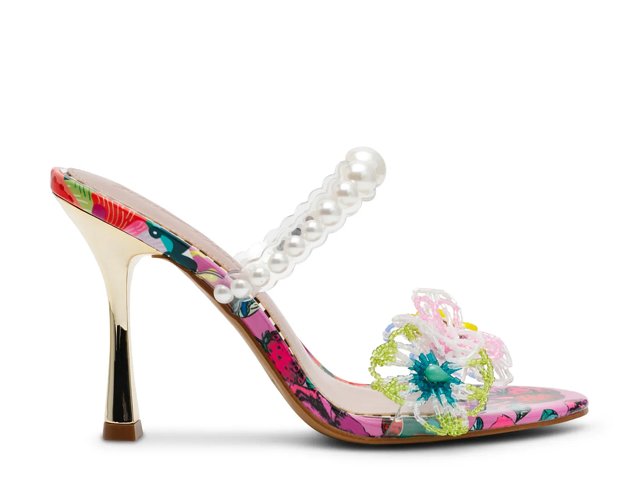 【Betsey Johnson】Goldiee Amazon.com | Betsey Johnson Women's Goldiee Heeled Sandal