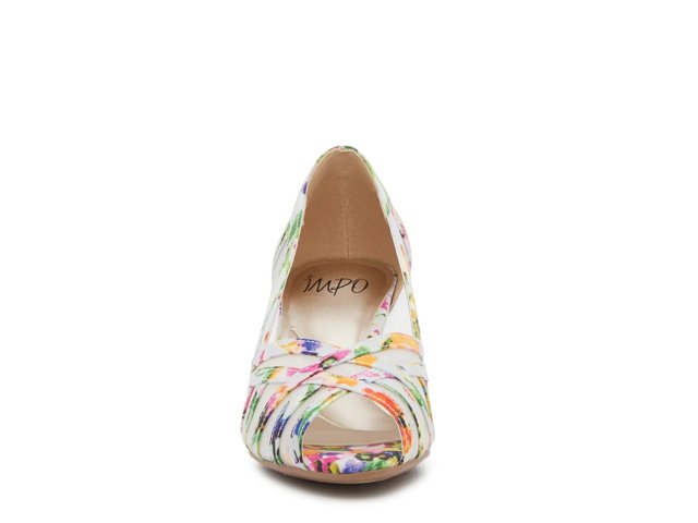 Impo Emery Pump - Free Shipping | DSW