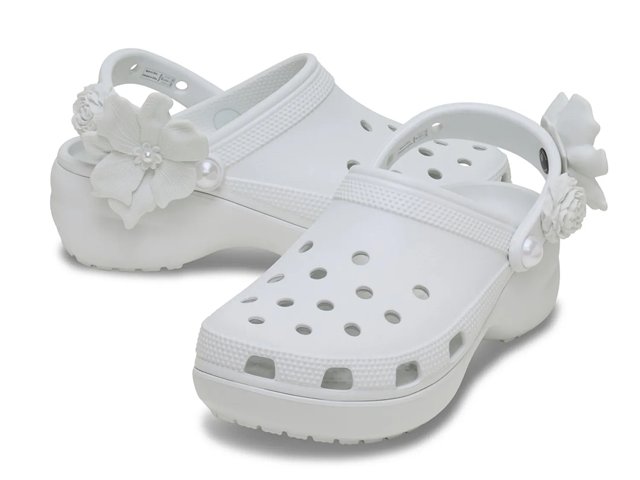 ★Crocs★Classic Platform Bouquet Clog★大人気★ Crocs Classic Bouquet Platform Clog - Women's - Free