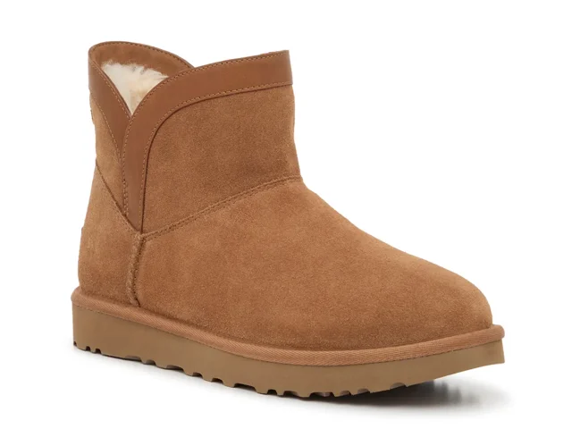 UGG Classic Mini Lunara Bootie
