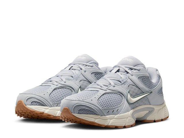 Nike V5 RNR Sneaker - Men's - Free Shipping | DSW