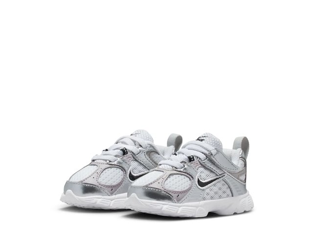 Nike V5 RNR Sneaker - Kids' - Free Shipping | DSW