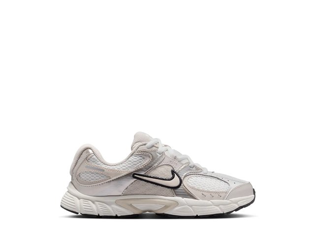 Nike V5 RNR Sneaker - Kids'